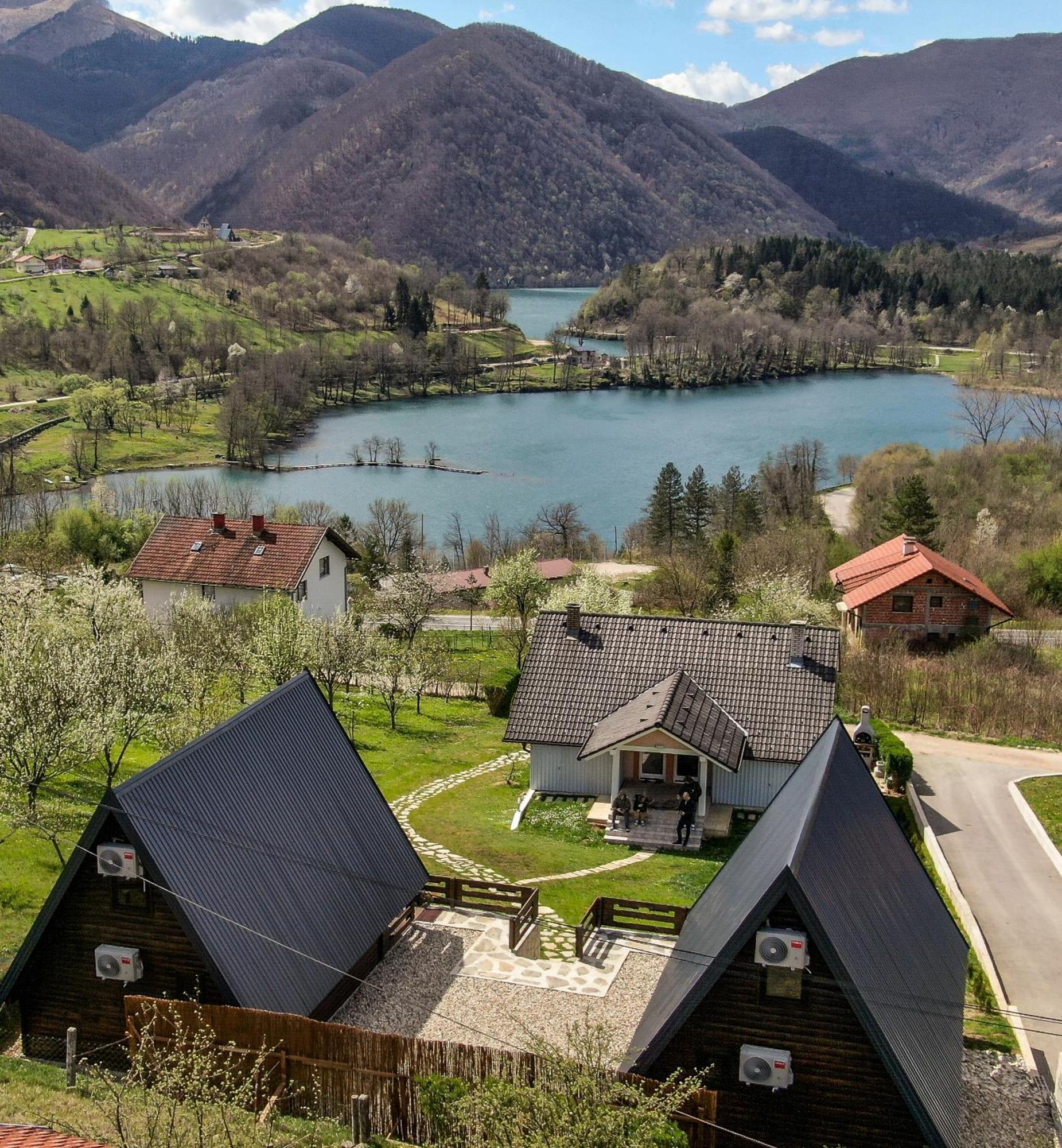 Cottages Relax ヤイツェ エクステリア 写真